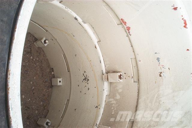  Dual 18.4X38 Tyres, wheels and rims