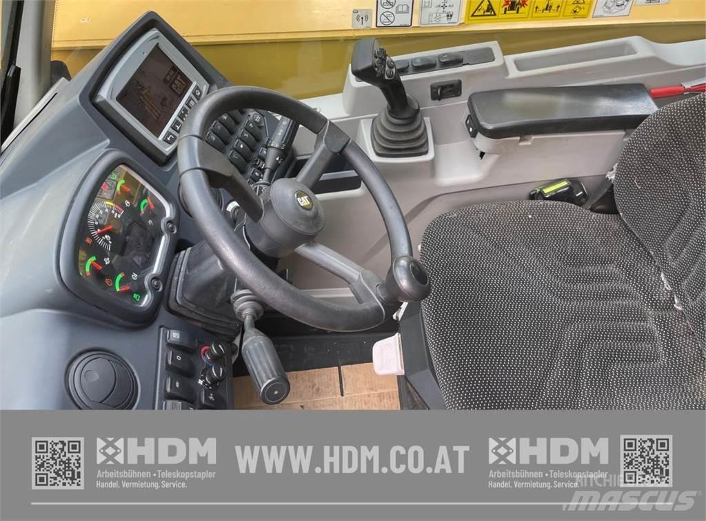 CAT TH408D Telescopic handlers