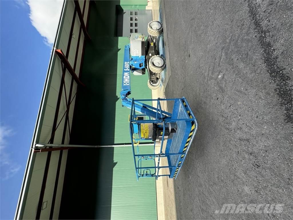 Genie S-60 FE Articulated boom lifts