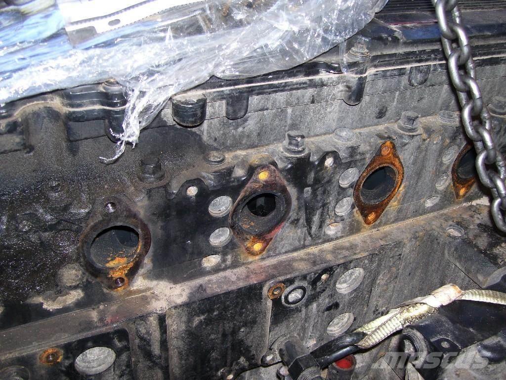 Komatsu SAA6D114E-3 Engines