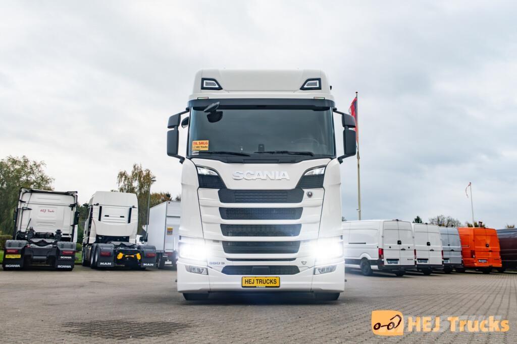 Scania S660 A6x2/4NB Truck Tractor Units