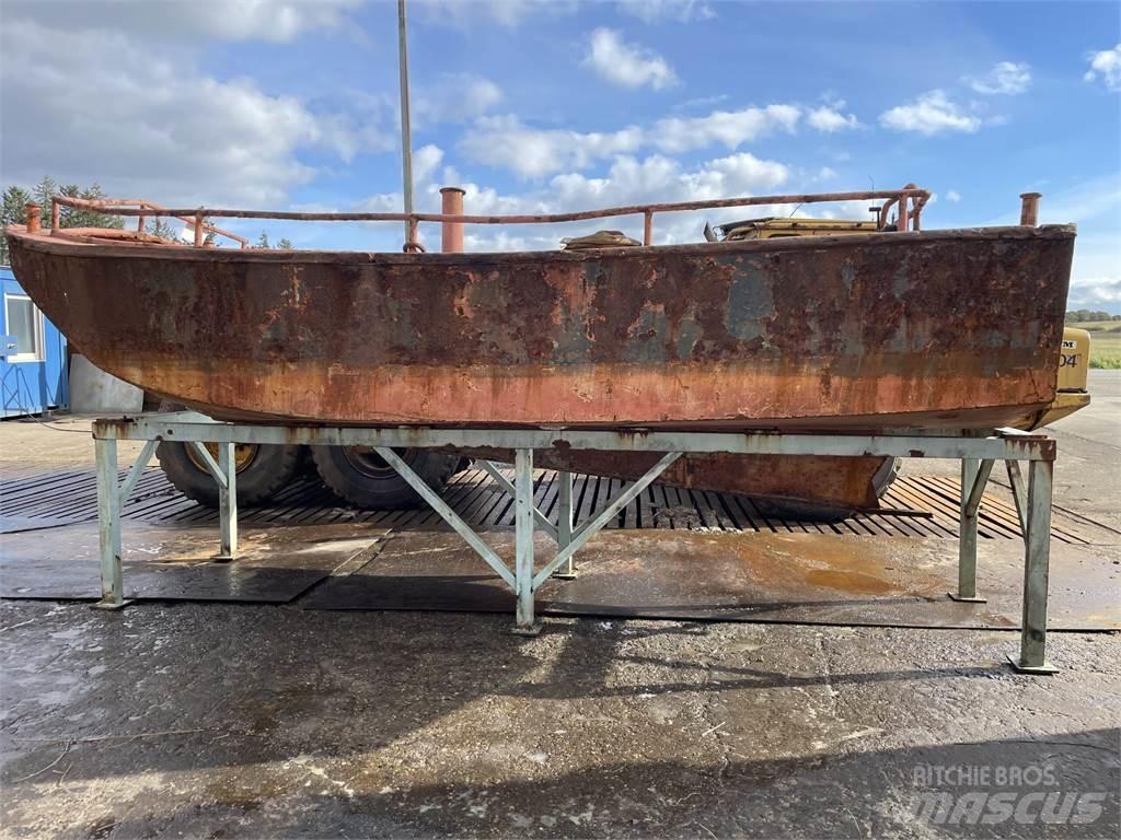  Arbejdsbåd uden motor. Work boats / barges