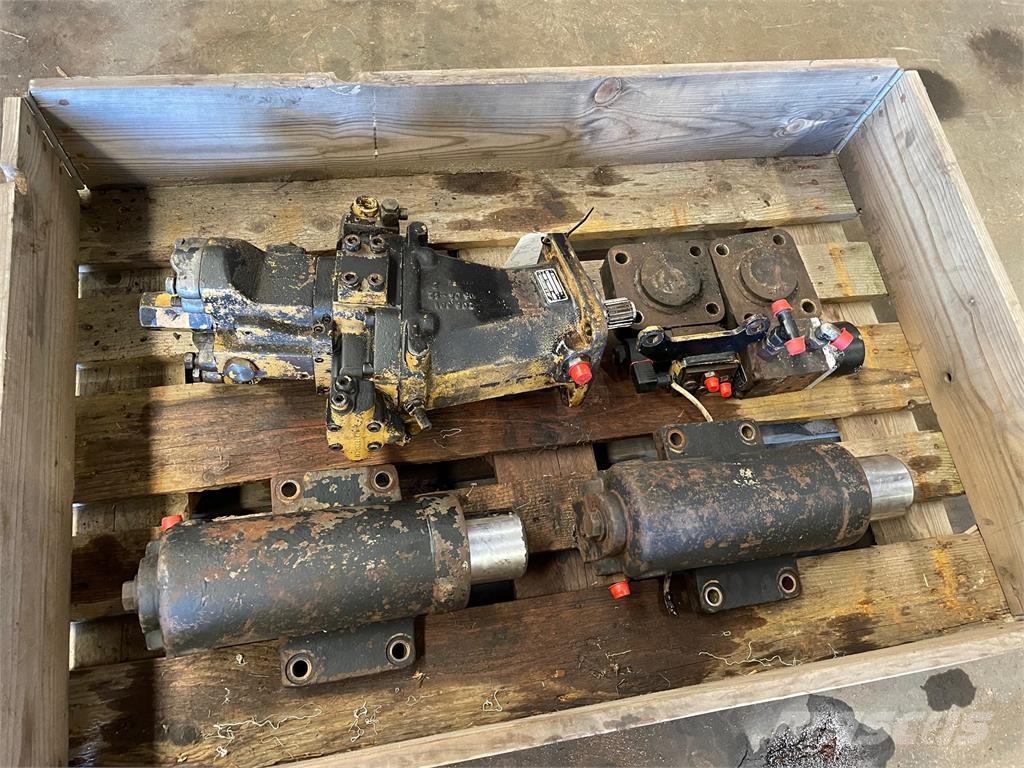  Diverse dele ex. Cat 206 Hydraulics