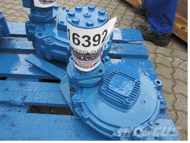  Gear med oliemotor Gearboxes