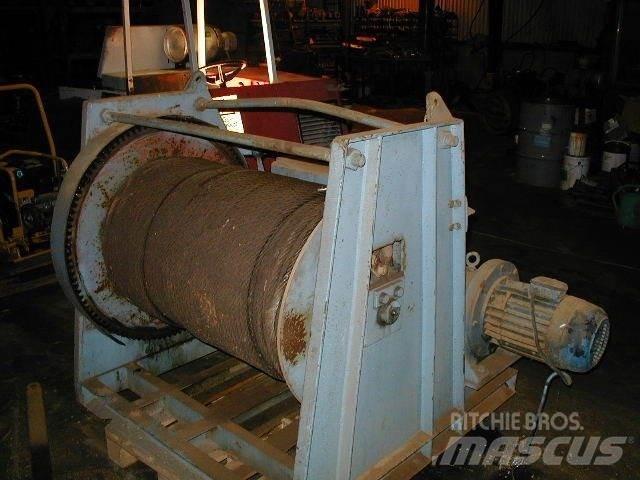  Spil Hoists, winches and material elevators