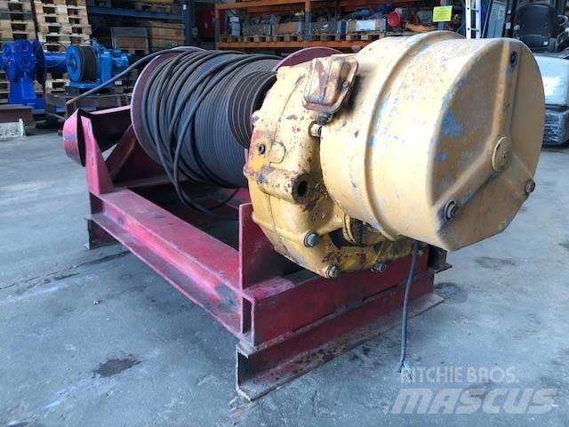  Spil med gear Winches, hoists and material lifts