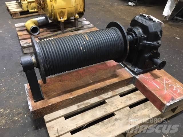  Spil - udv. 1:34 Winches, hoists and material lifts