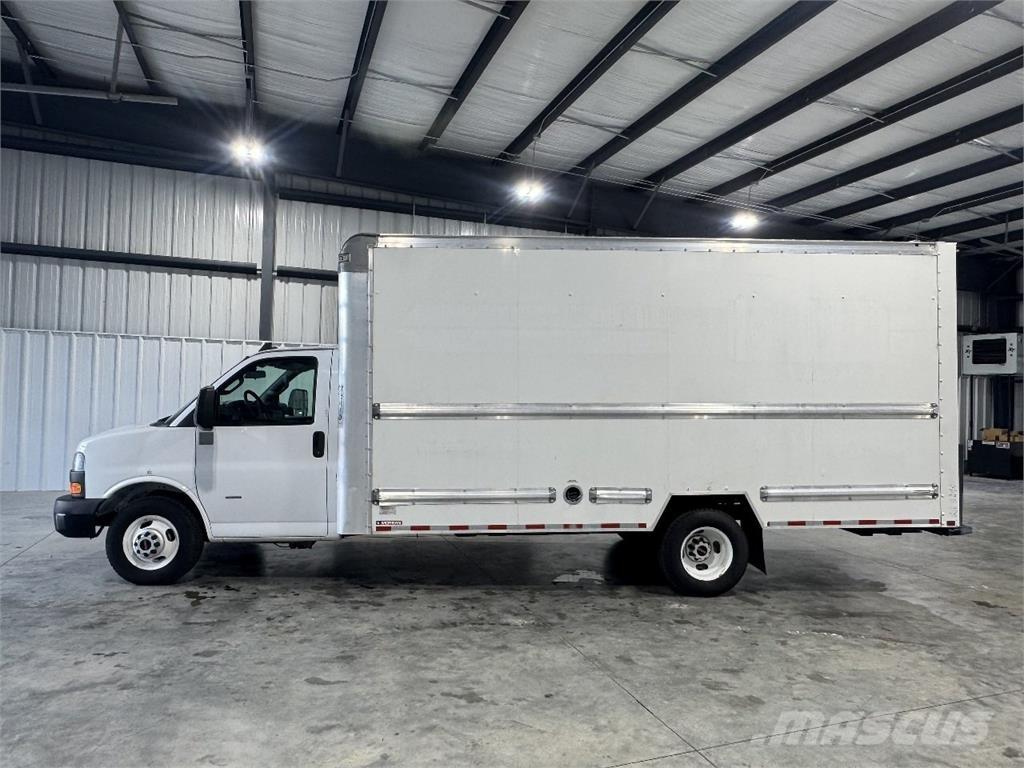 GMC G33903 Van Body Trucks