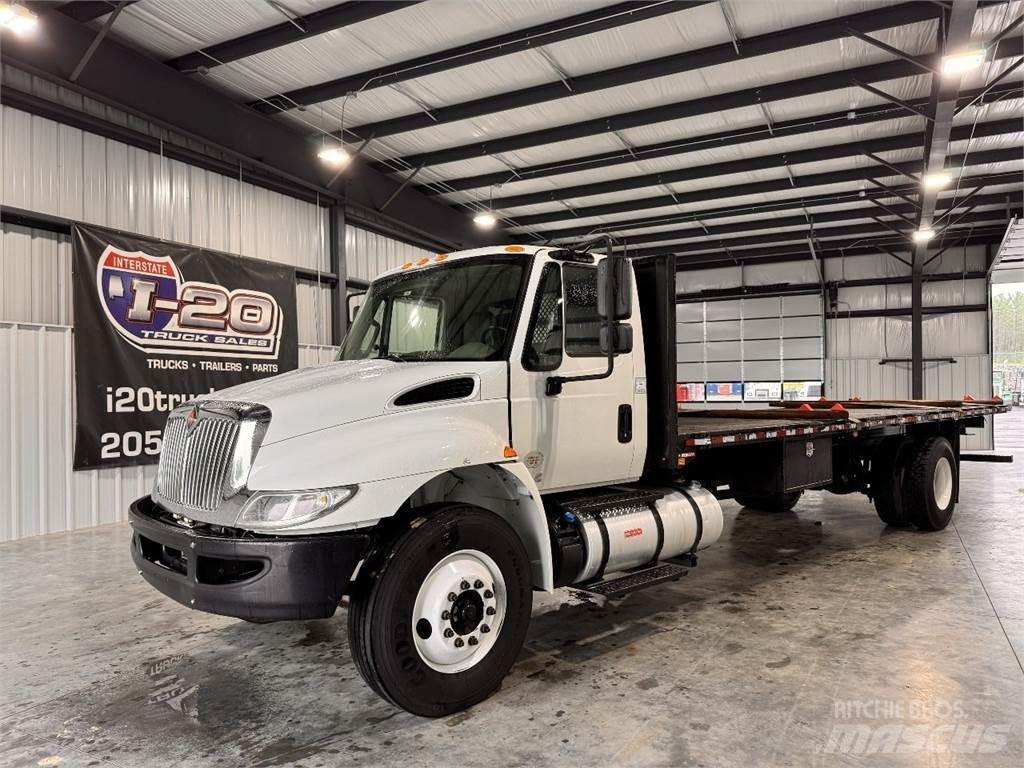 International 4300 Flatbed/Dropside trucks