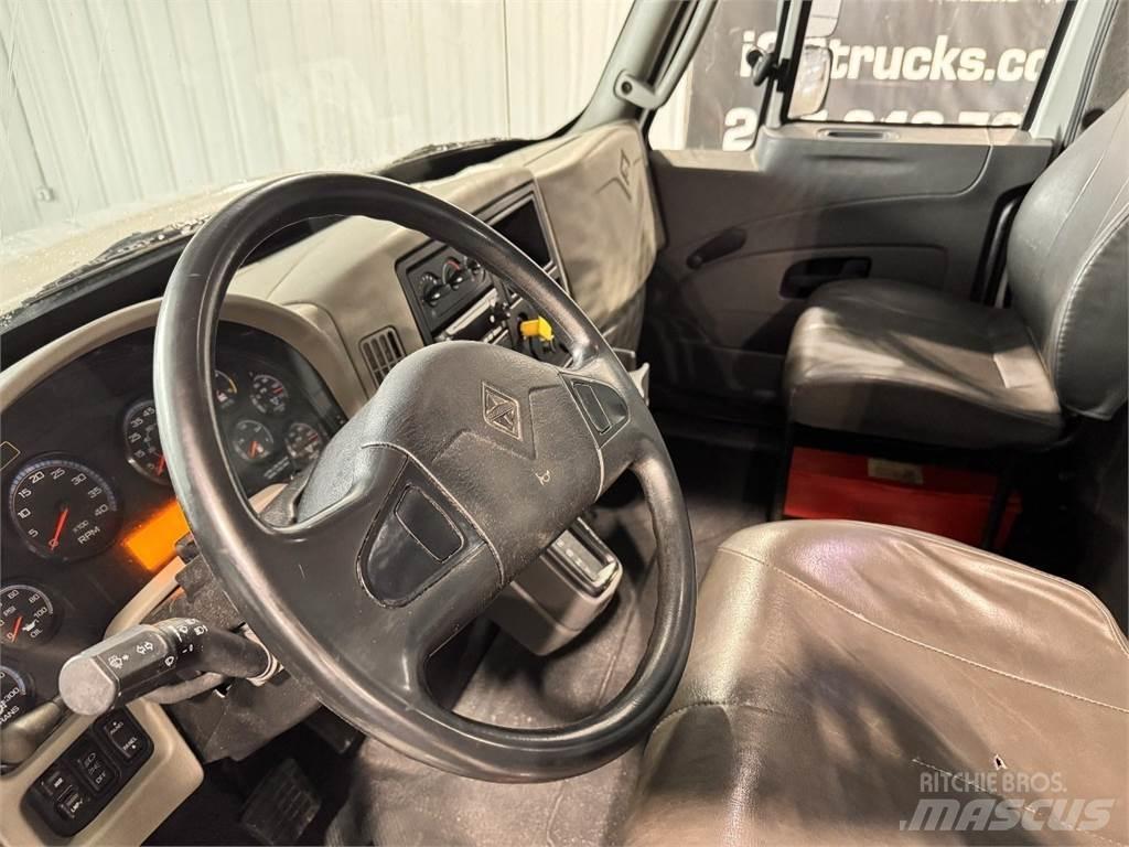 International 4300 Flatbed/Dropside trucks