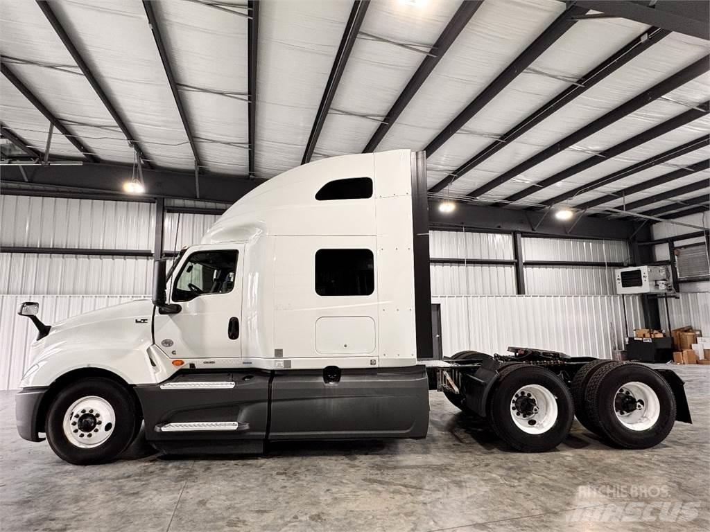 International LT625 Truck Tractor Units