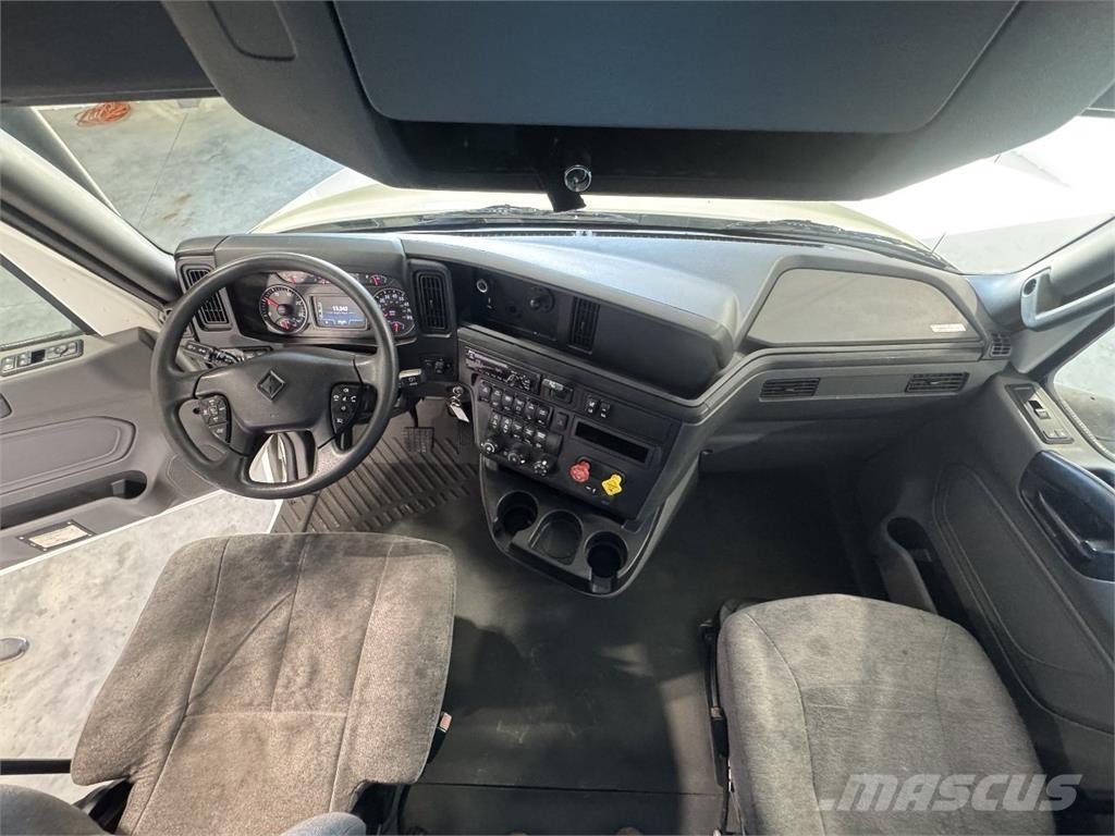 International LT625 Truck Tractor Units