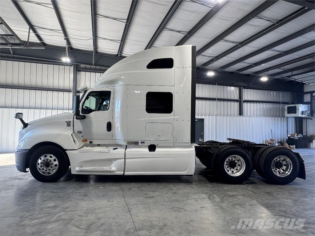 International LT625 Truck Tractor Units