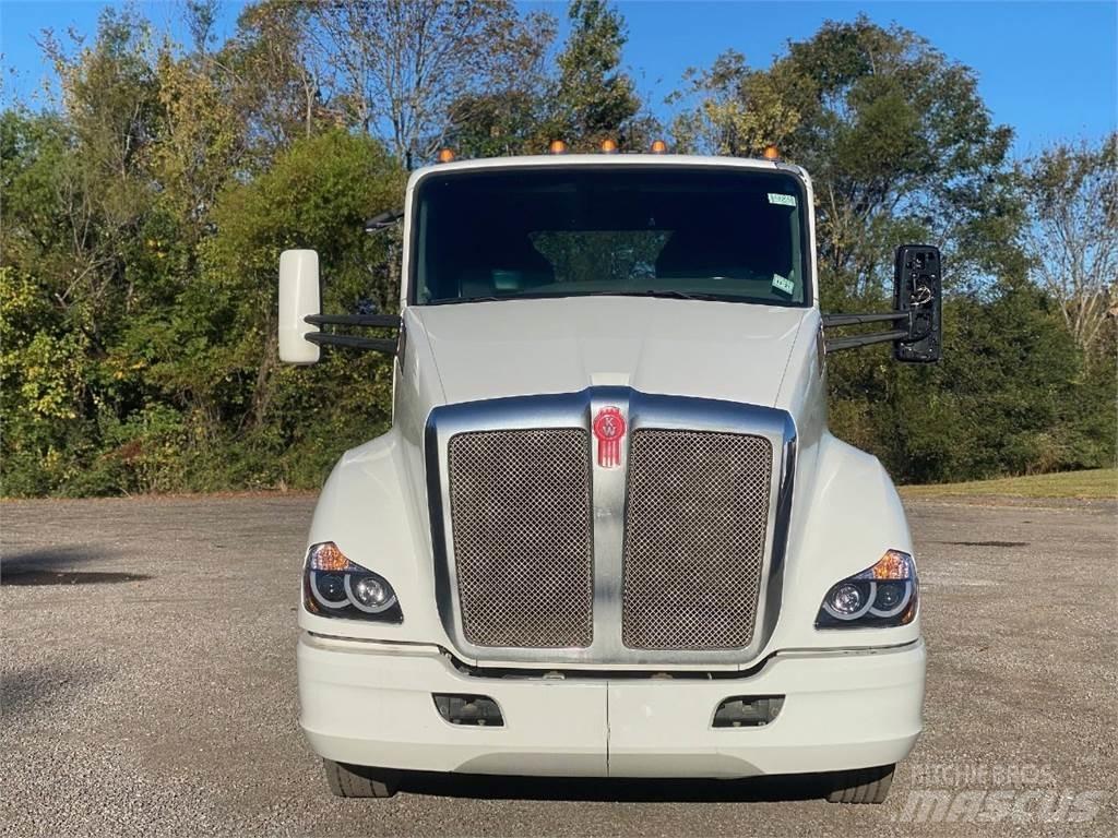 Kenworth T680 Truck Tractor Units