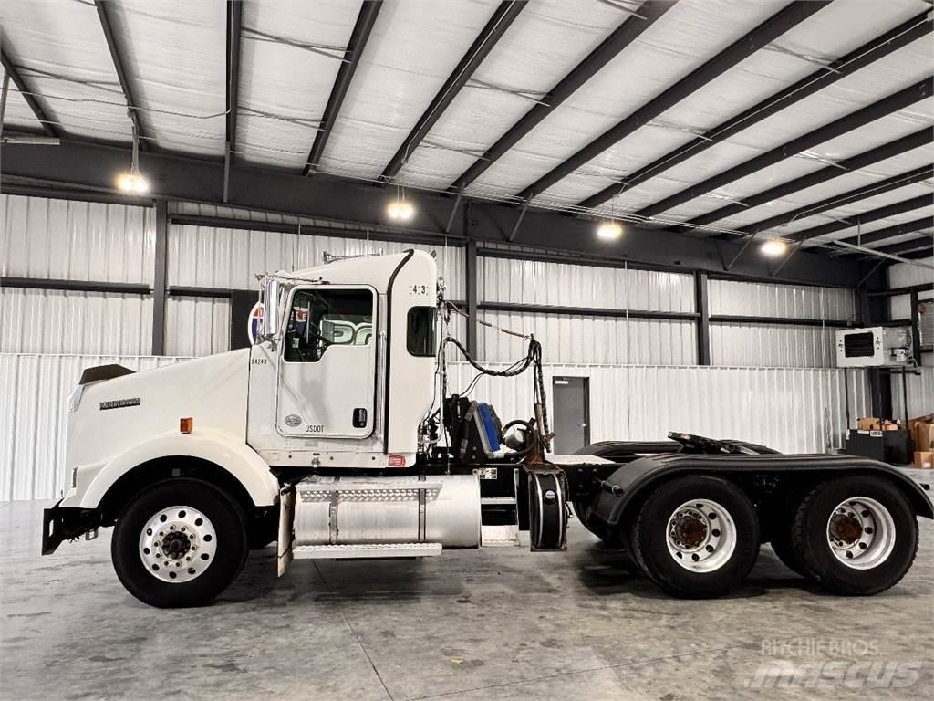 Kenworth T800 Truck Tractor Units
