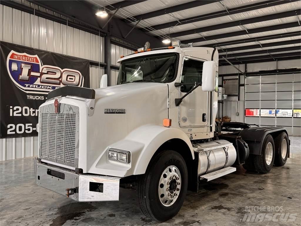 Kenworth T800 Truck Tractor Units
