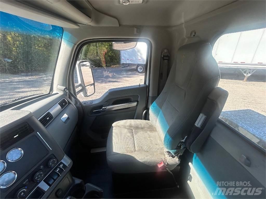 Kenworth T880 Truck Tractor Units