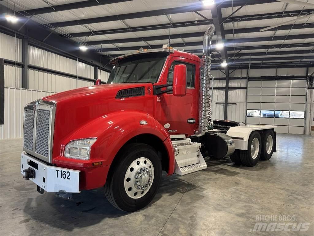 Kenworth T880 Truck Tractor Units