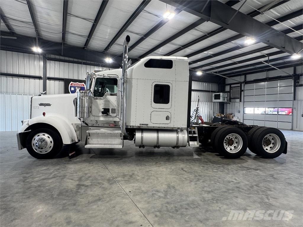 Kenworth W900 Truck Tractor Units