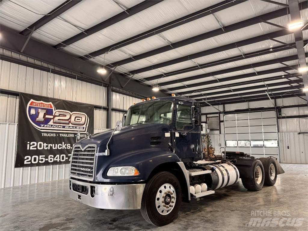 Mack CXU613 Truck Tractor Units