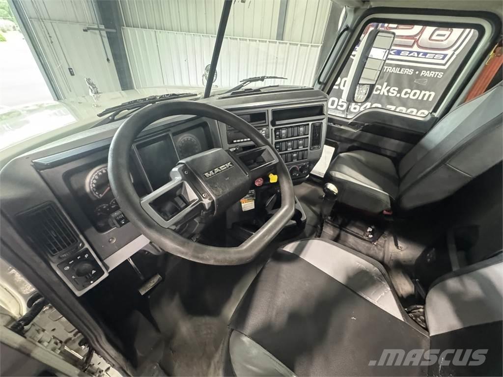 Mack Pinnacle Truck Tractor Units