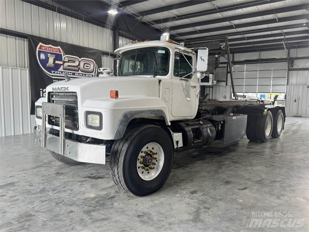 Mack RD690S Containerframe/Skiploader trucks