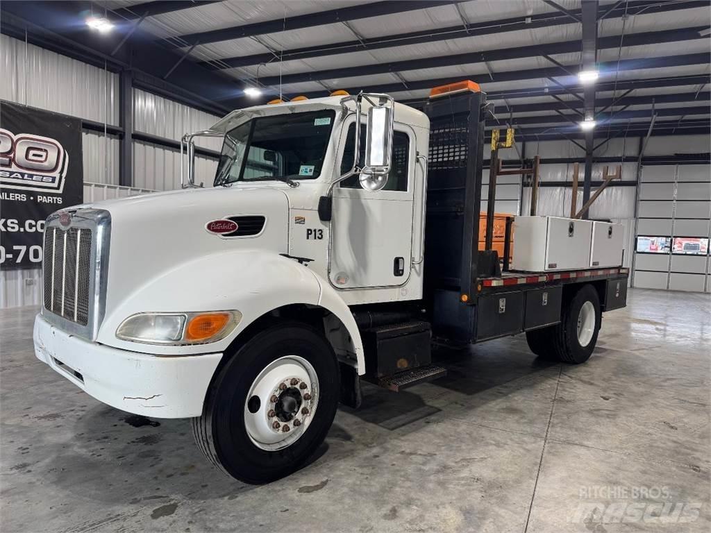 Peterbilt 330 Flatbed/Dropside trucks