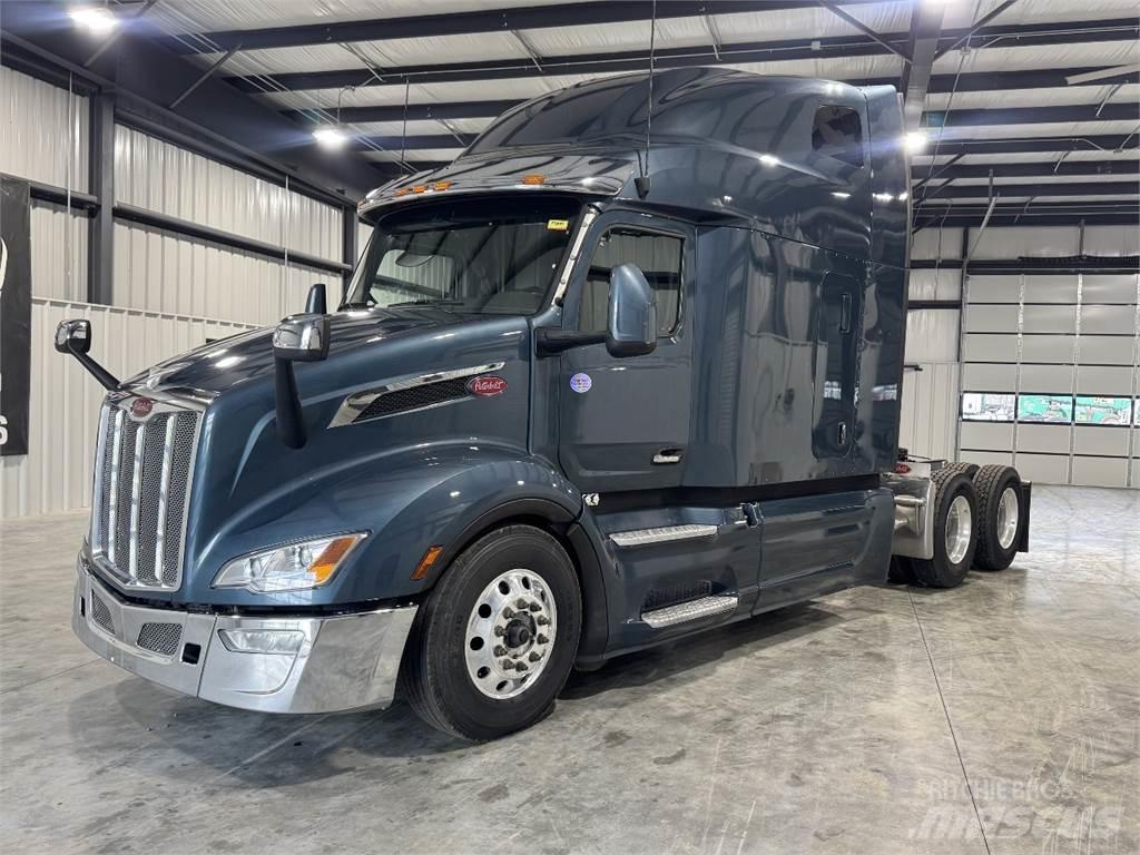 Peterbilt 579 Truck Tractor Units