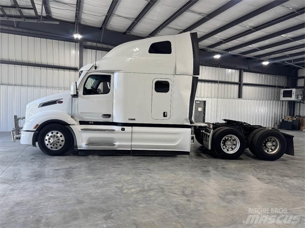 Peterbilt 579 Truck Tractor Units