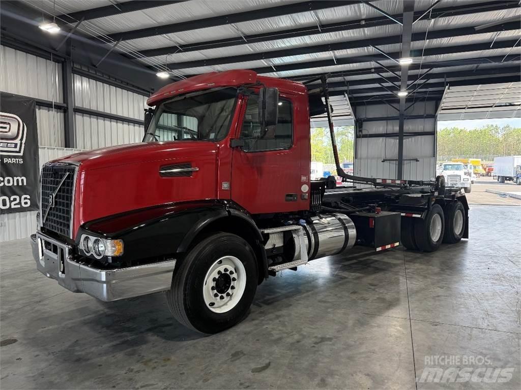 Volvo VHD Containerframe/Skiploader trucks