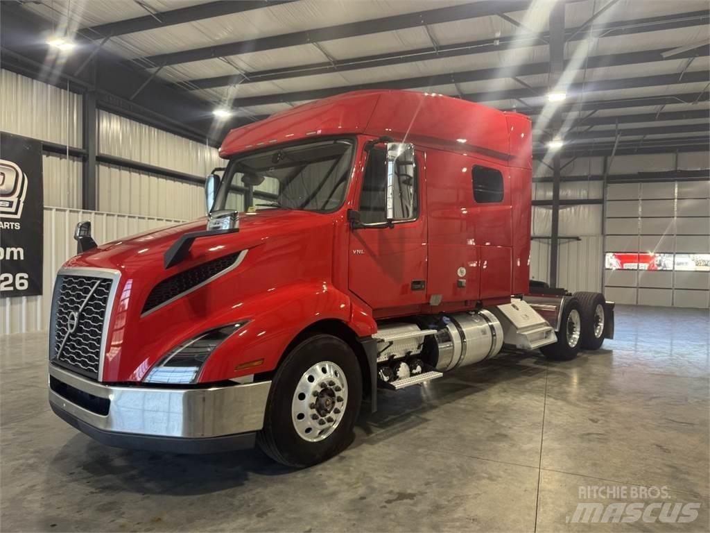 Volvo VNL64T740 Truck Tractor Units