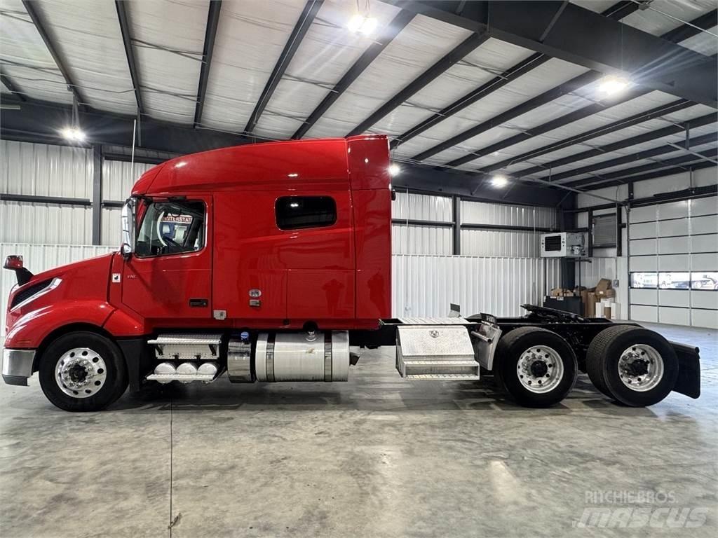 Volvo VNL64T740 Truck Tractor Units