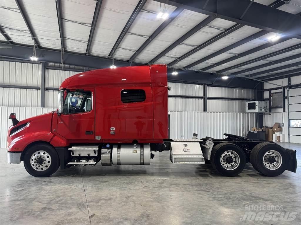 Volvo VNL64T740 Truck Tractor Units