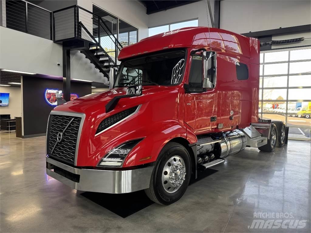Volvo VNL64T740 Truck Tractor Units