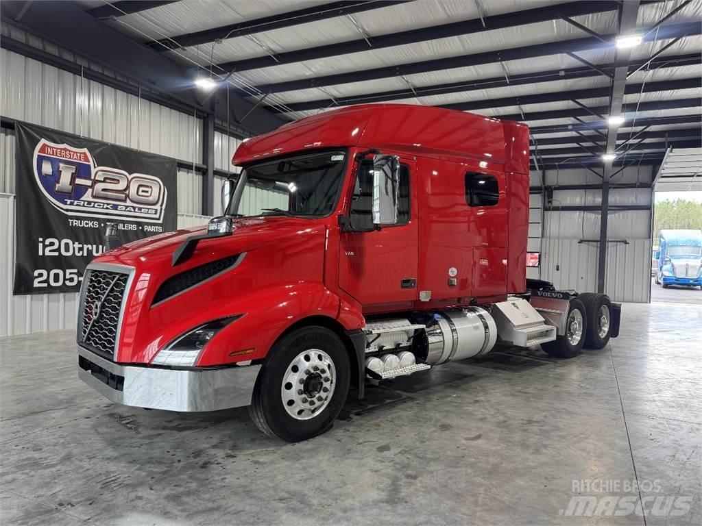 Volvo VNL64T740 Truck Tractor Units