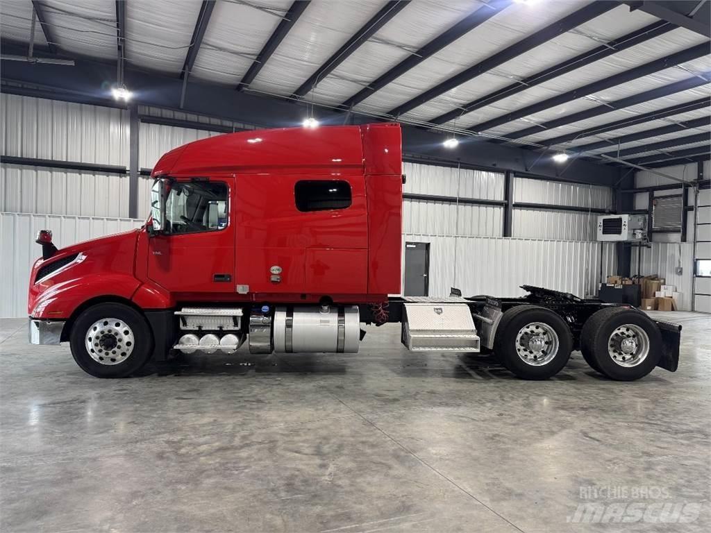 Volvo VNL64T740 Truck Tractor Units