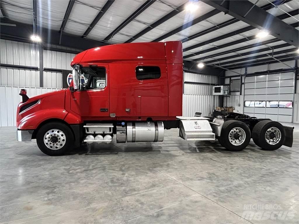 Volvo VNL64T740 Truck Tractor Units