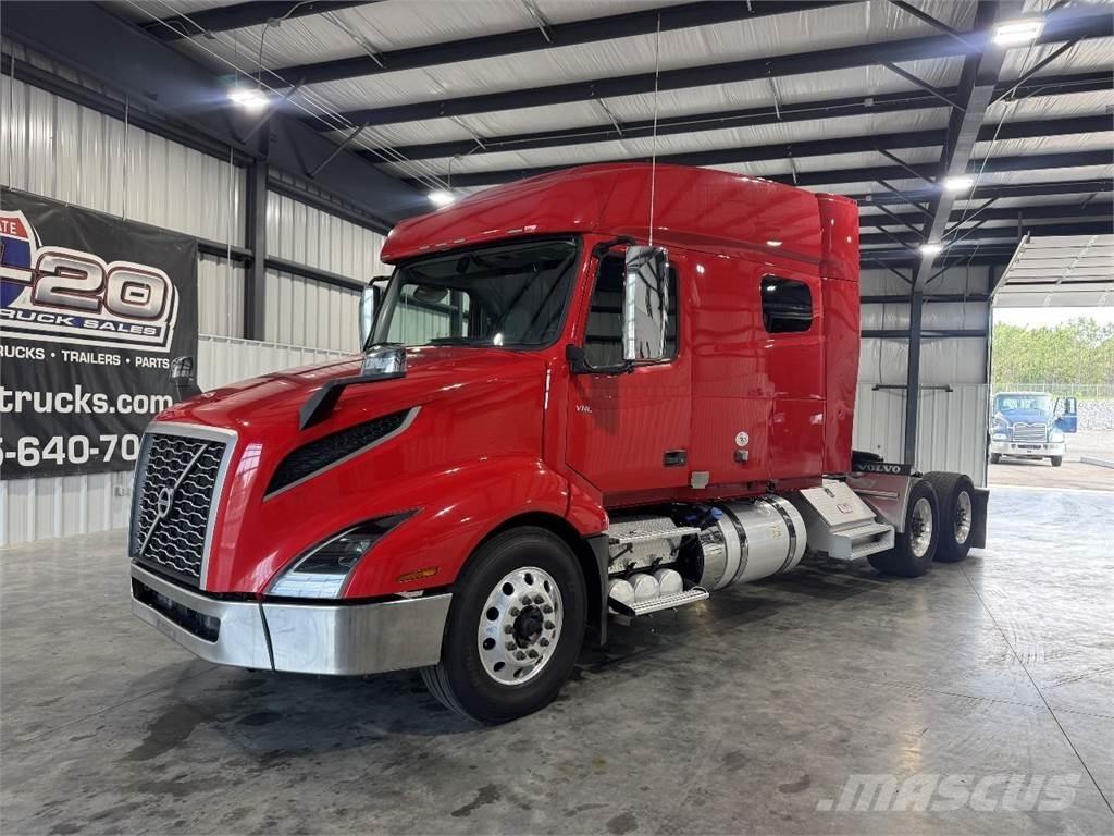 Volvo VNL64T740 Truck Tractor Units