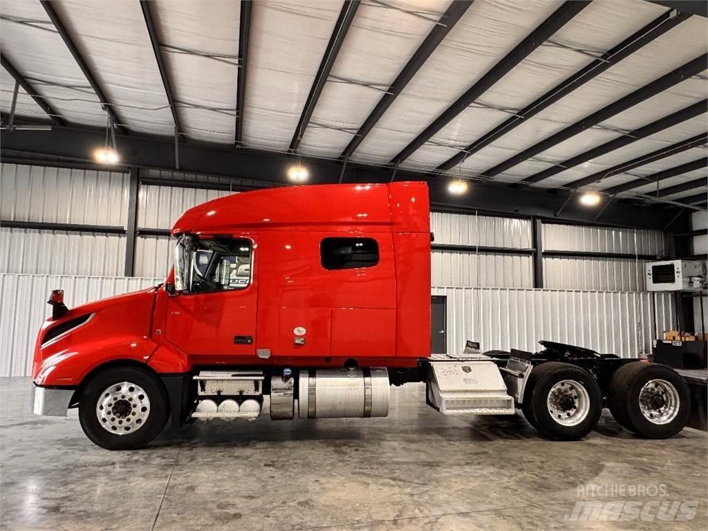 Volvo VNL64T740 Truck Tractor Units