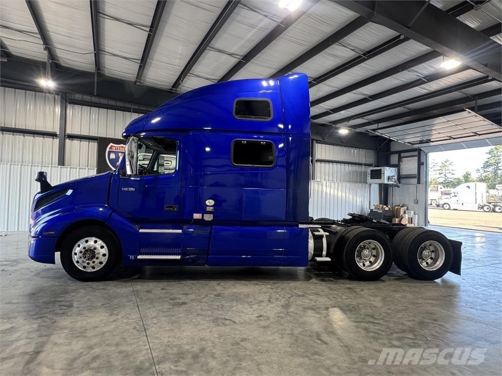Volvo VNL860 Truck Tractor Units