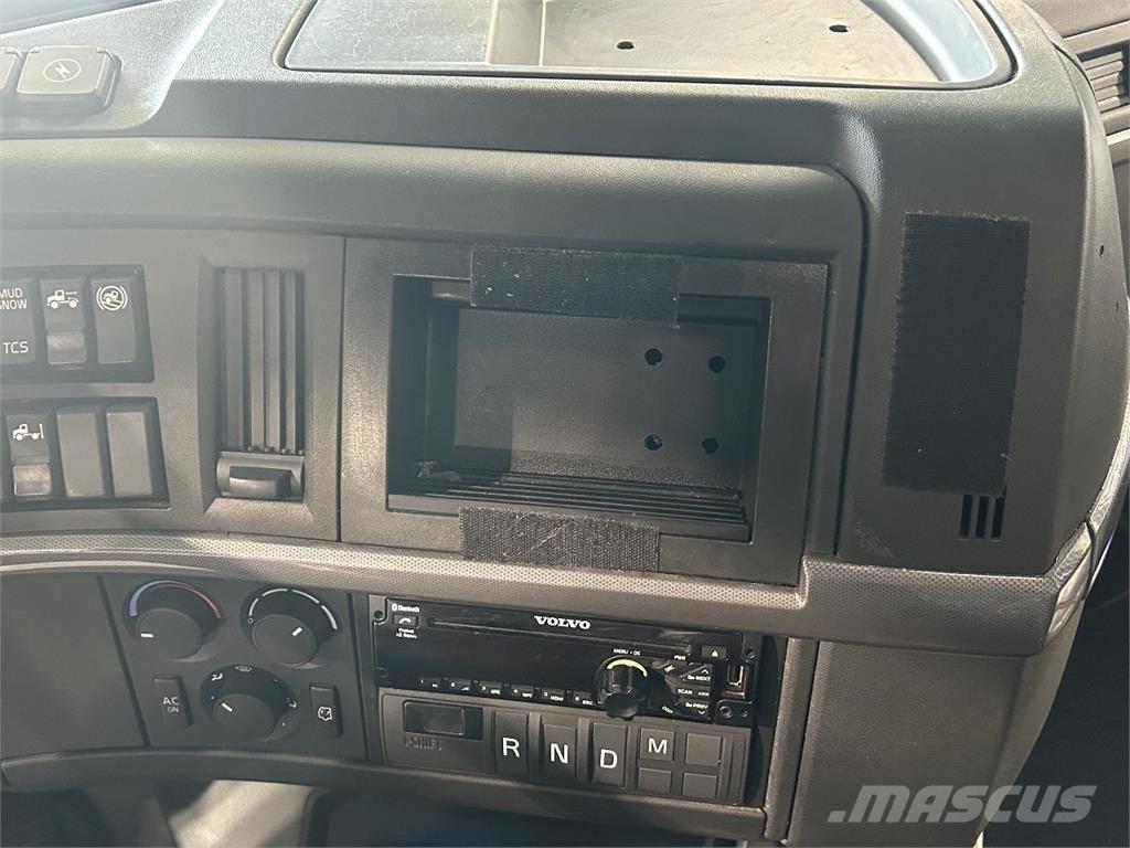 Volvo VNL860 Truck Tractor Units