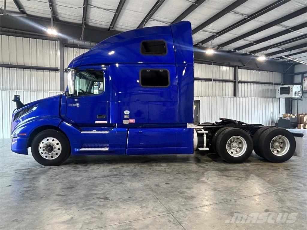 Volvo VNL860 Truck Tractor Units