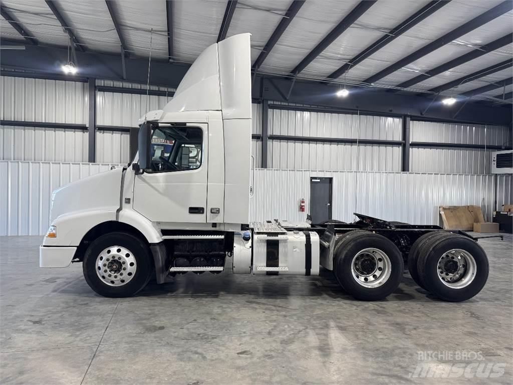 Volvo VNM64T200 Truck Tractor Units