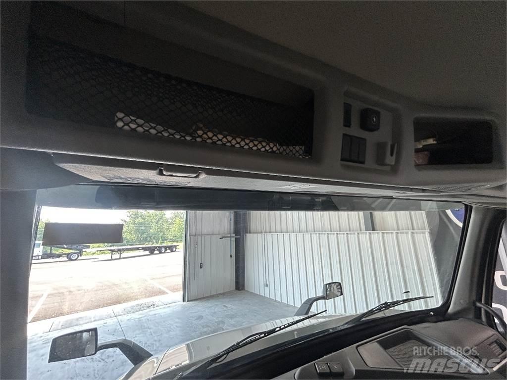 Volvo VNR64T300 Truck Tractor Units