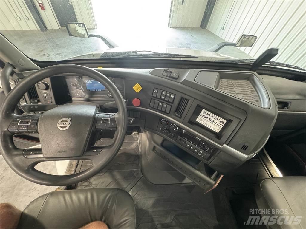 Volvo VNR64T300 Truck Tractor Units