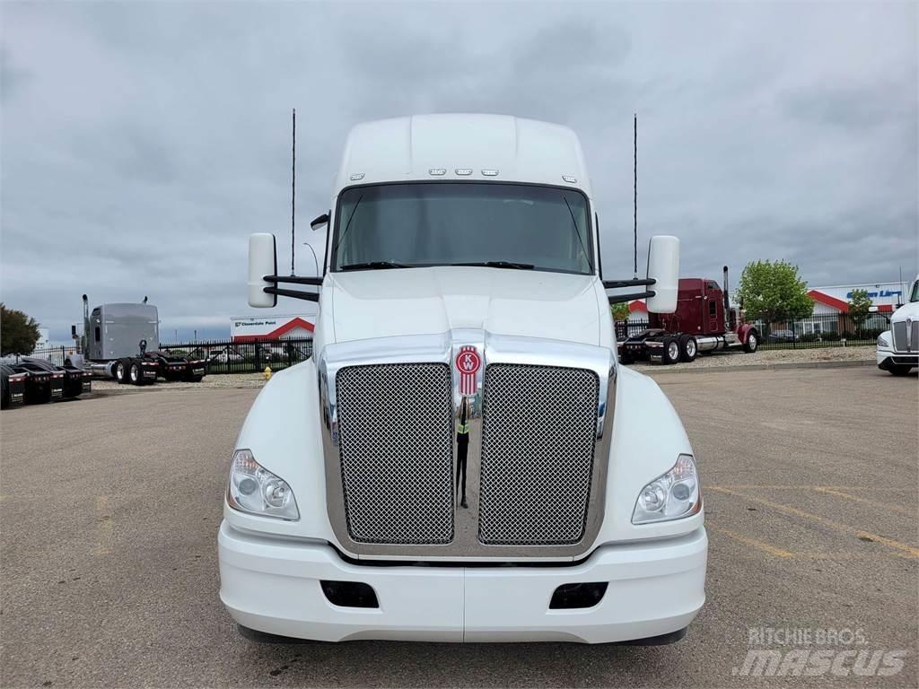 Kenworth T680 Truck Tractor Units