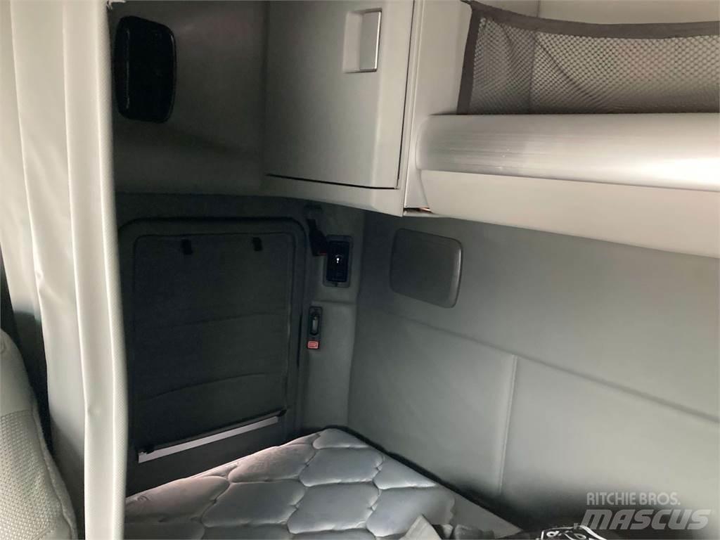 Kenworth T680 Truck Tractor Units