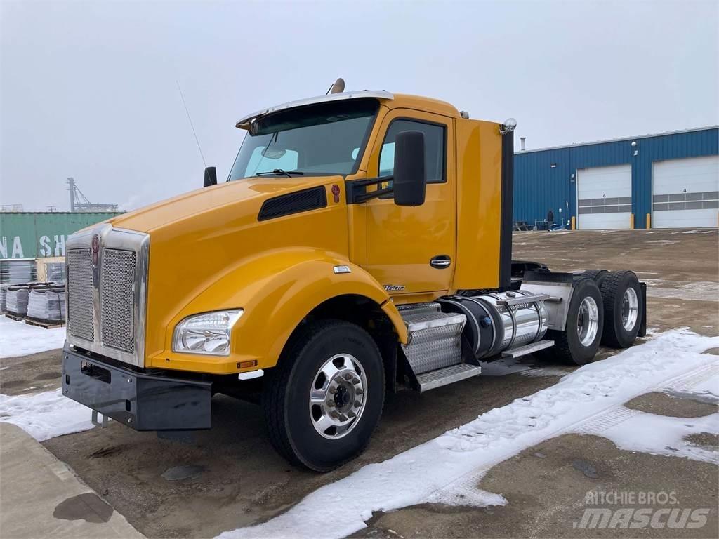 Kenworth T880 Truck Tractor Units