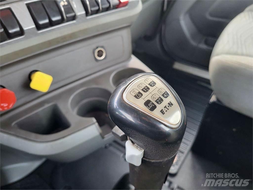 Kenworth T880 Truck Tractor Units