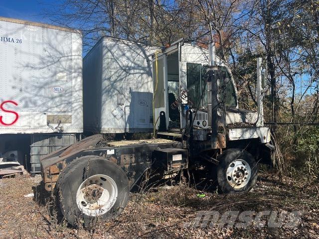 Autocar  Terminal tractors